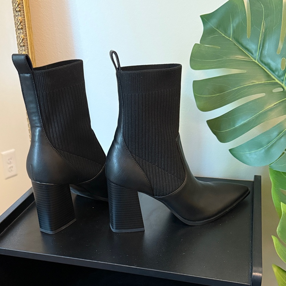 Chic Black Heeled Boots